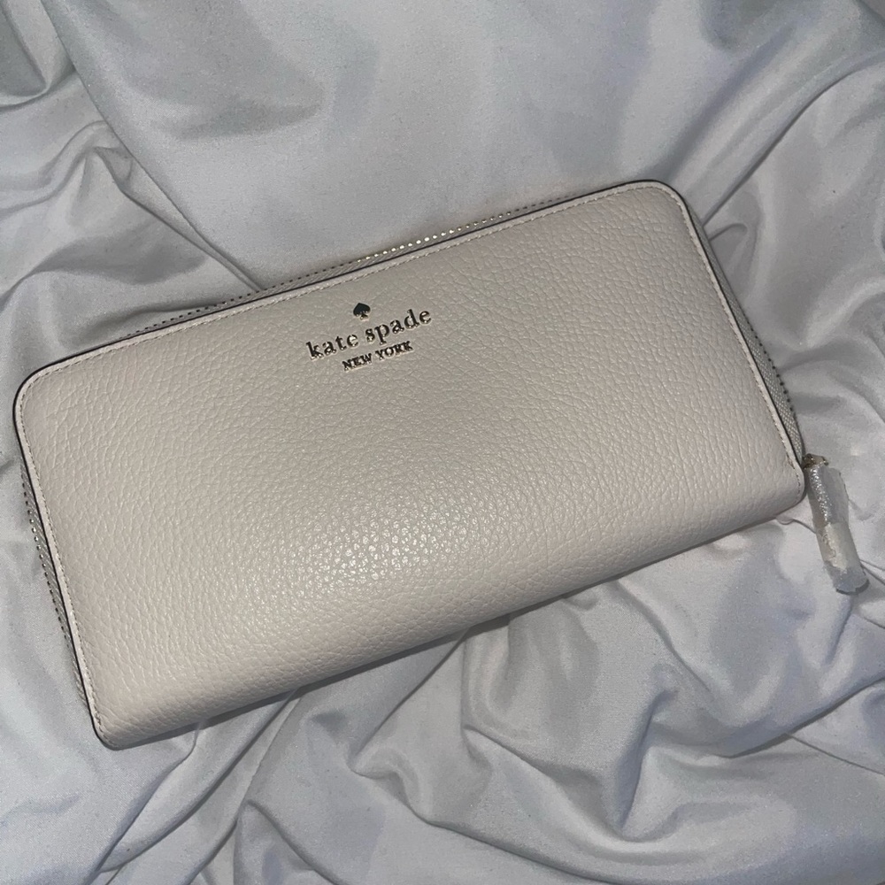 Kate Spade NY white wallet (brand new)